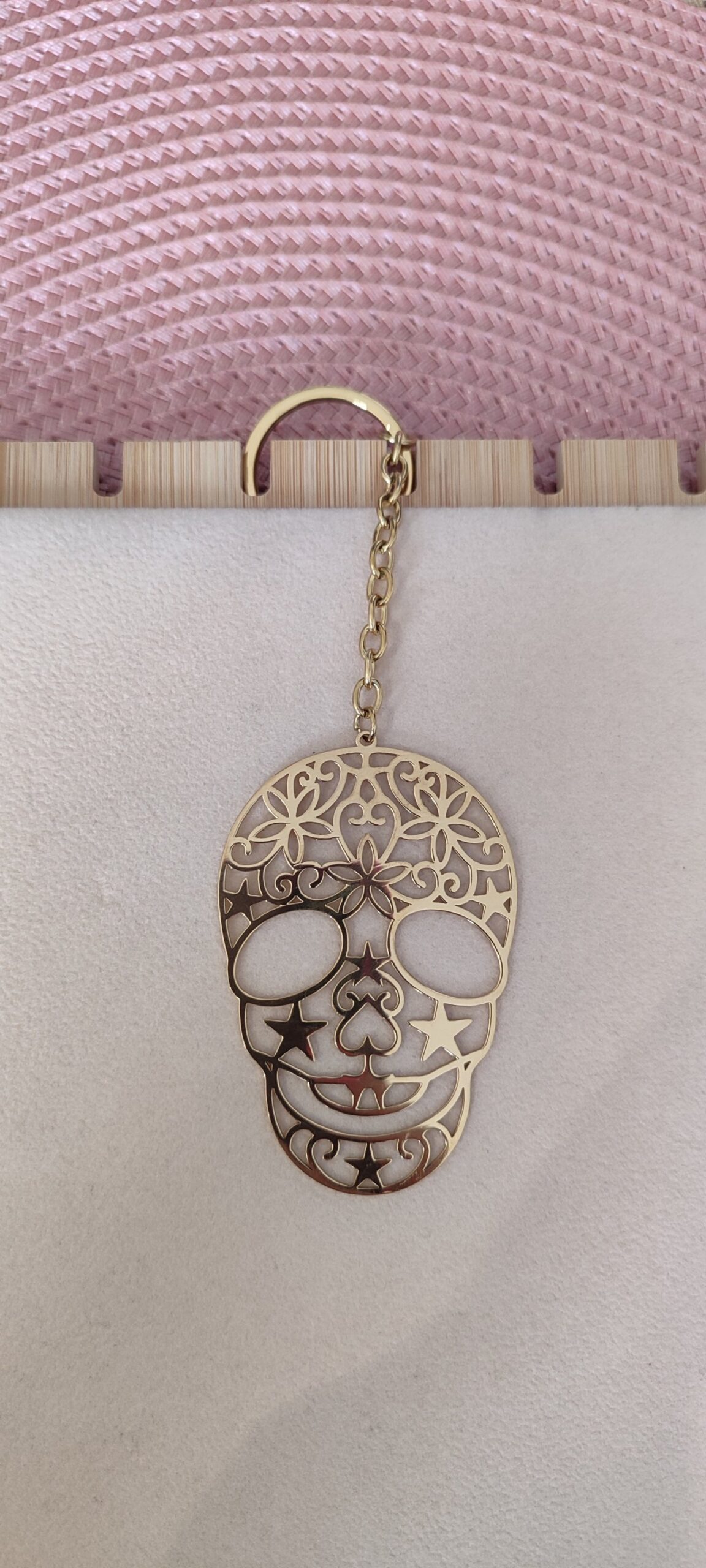 Porte clé tête de mort xxl acier inoxydable doré Lolo yaya