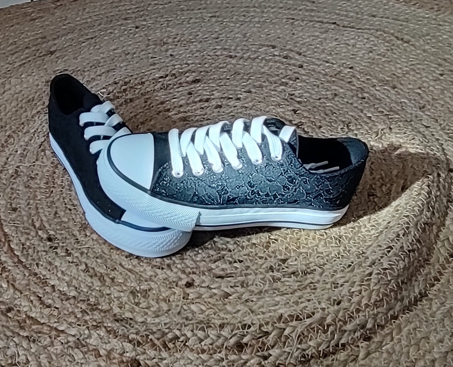 Baskets basses dentelle noir Chicmuse