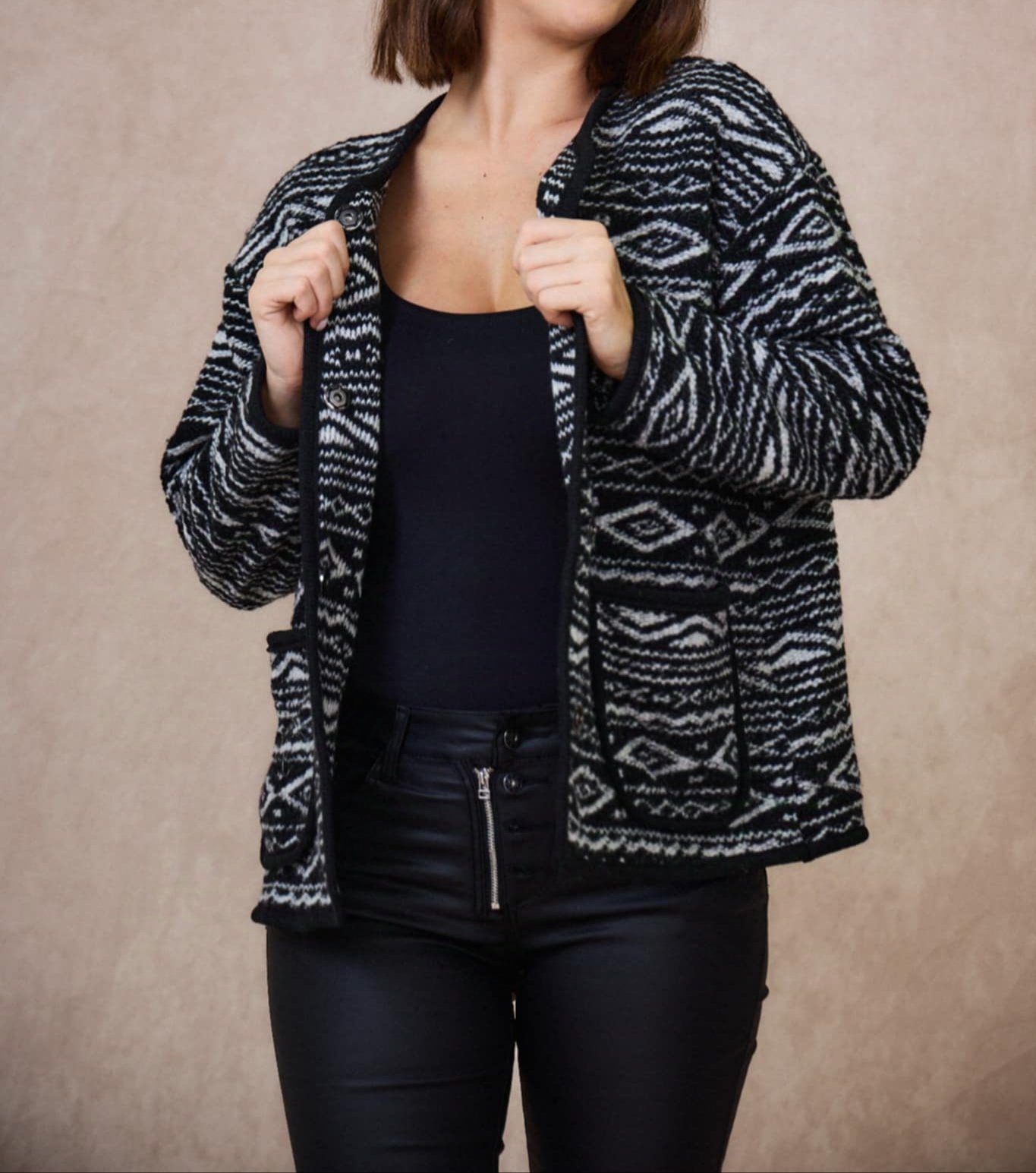 Veste en laine noire taille unique April Vintage