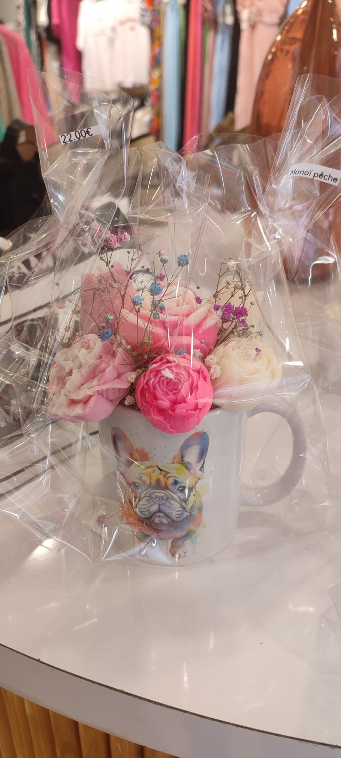 Mug bouledogue français avec bouquet de fleurs en bougies parfumées cadeau de fête des mères