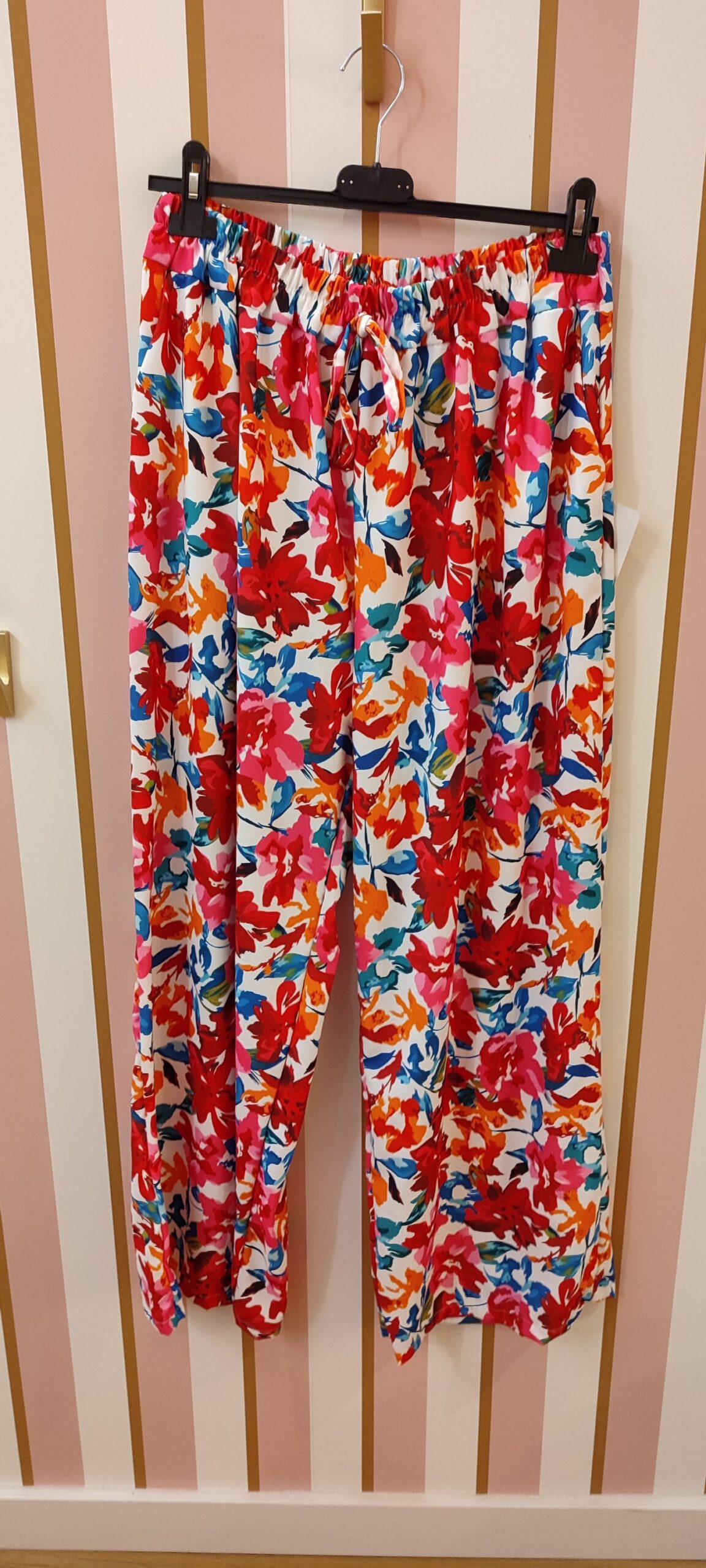 Pantalon grande taille fluide fleurs multicolores