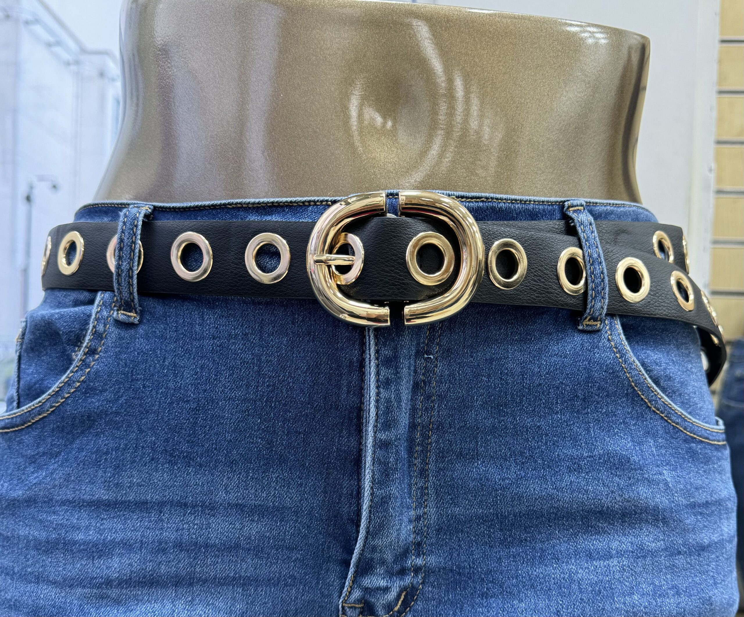 Ceinture grande taille noire et dorée
