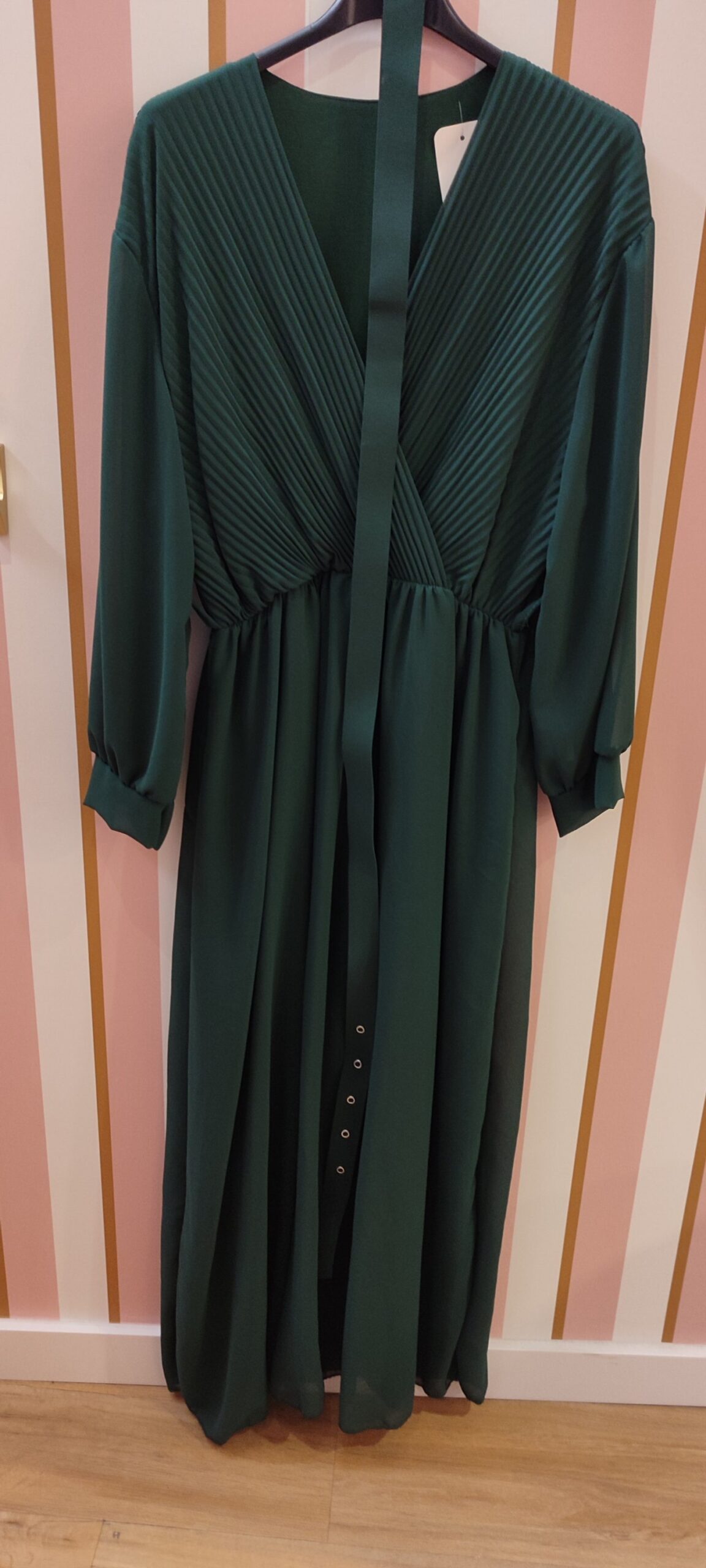 Robe grande taille longue plissée kaki avec ceinture