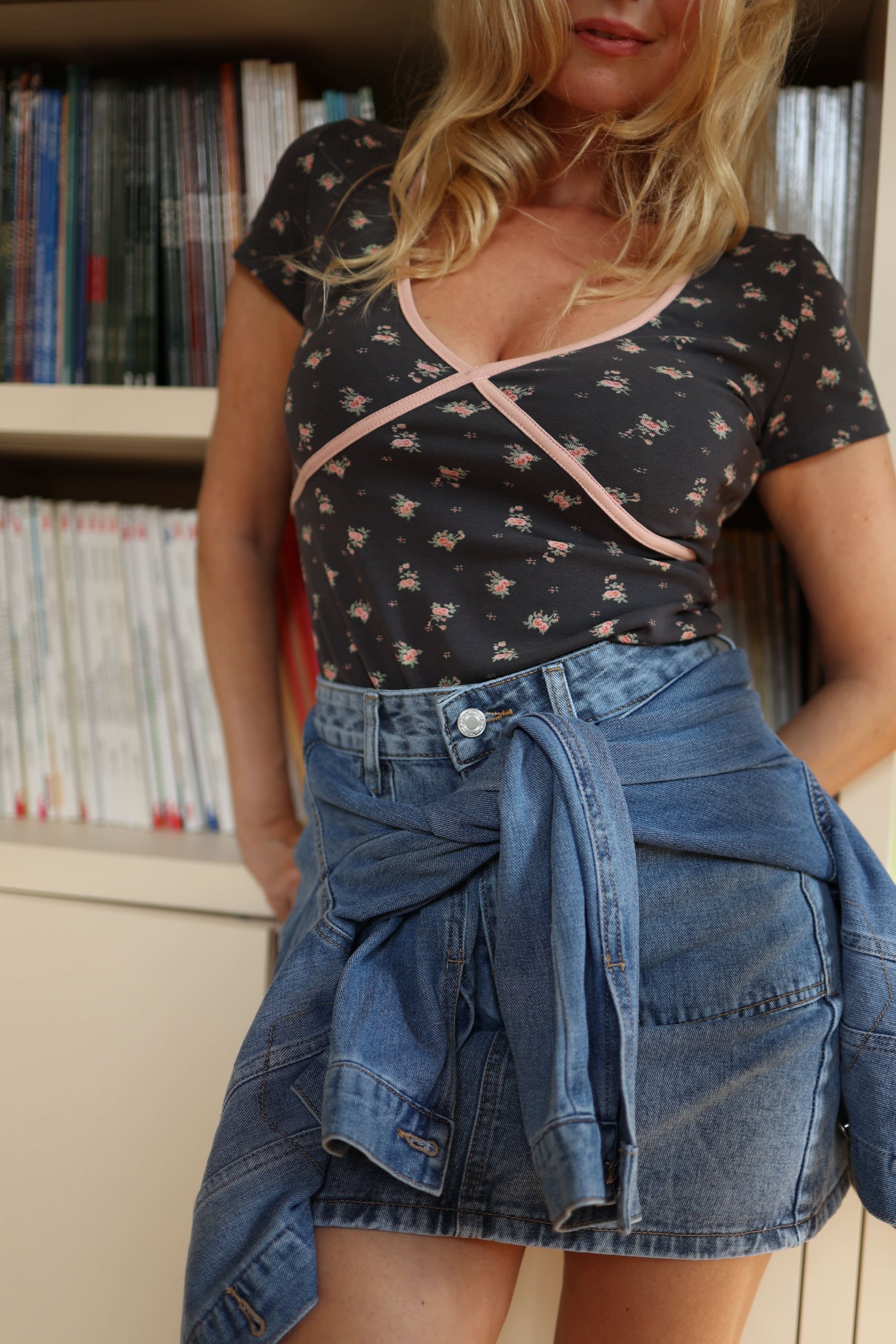 Jupe en jean courte taille haute bleu stone – Image 4