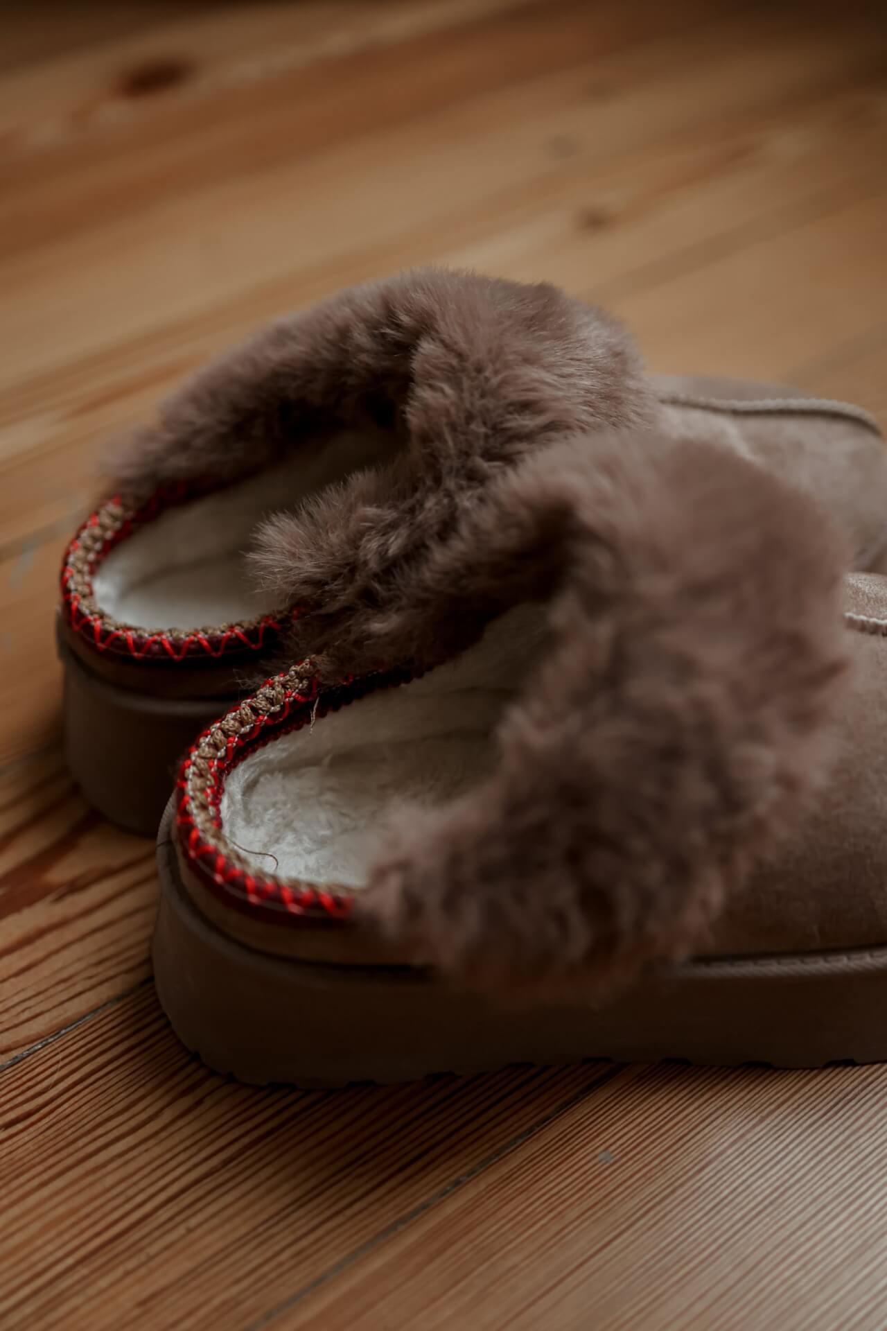 Mules fourrées taupe ou crème – Image 7