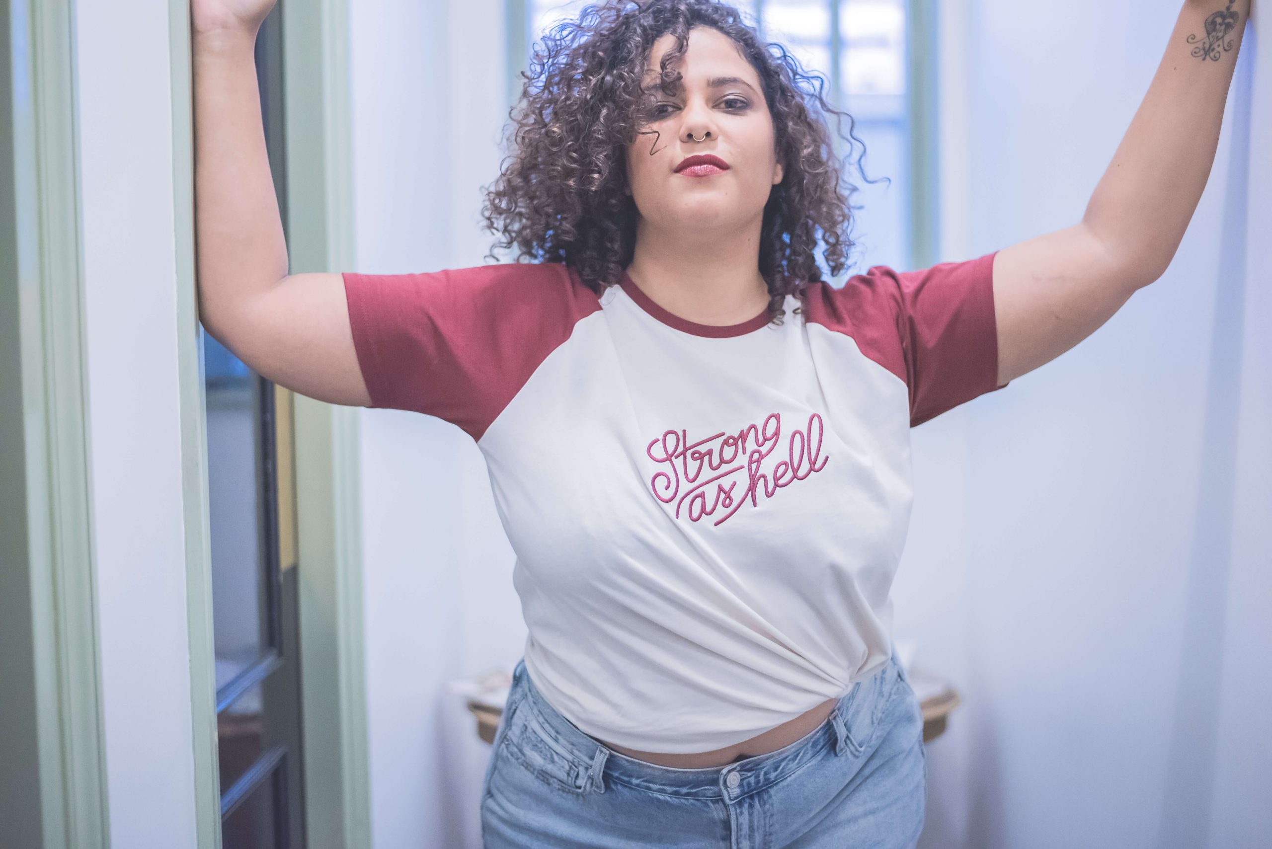 T-shirt Strong as hell