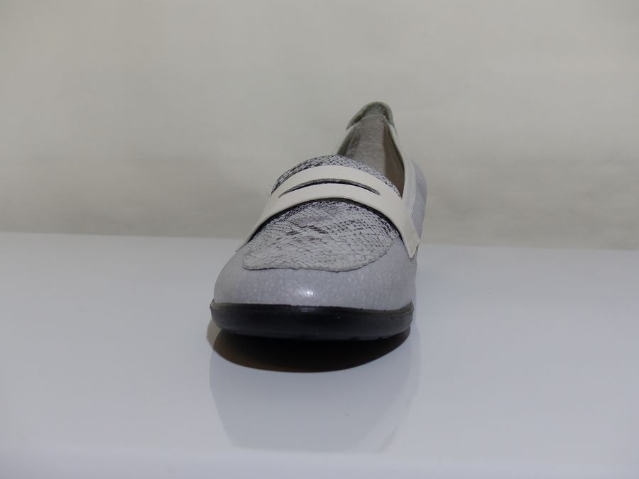 Mocassin femme cuir souple talon plat coloris gris / argent INEA Gabant – Image 4