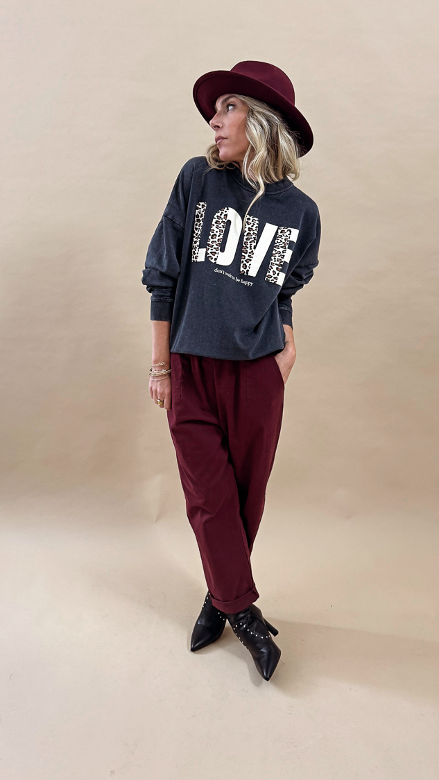 Pantalon bordeaux avec ceinture leopard – Image 5