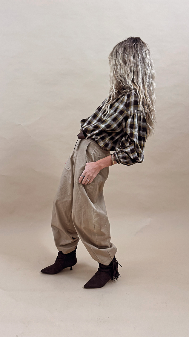 Pantalon ballon camel ceinturé – Image 4