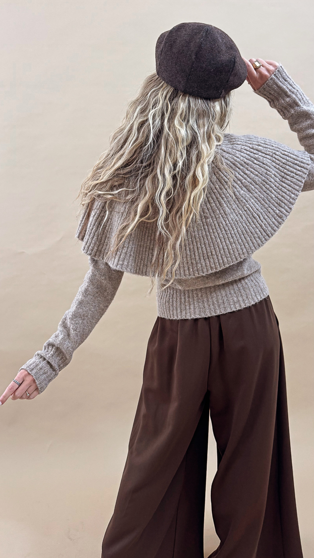 Pull taupe col claudine – Image 9