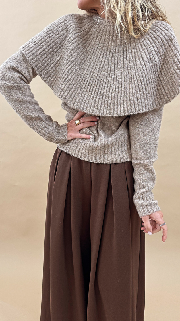 Pull taupe col claudine – Image 3