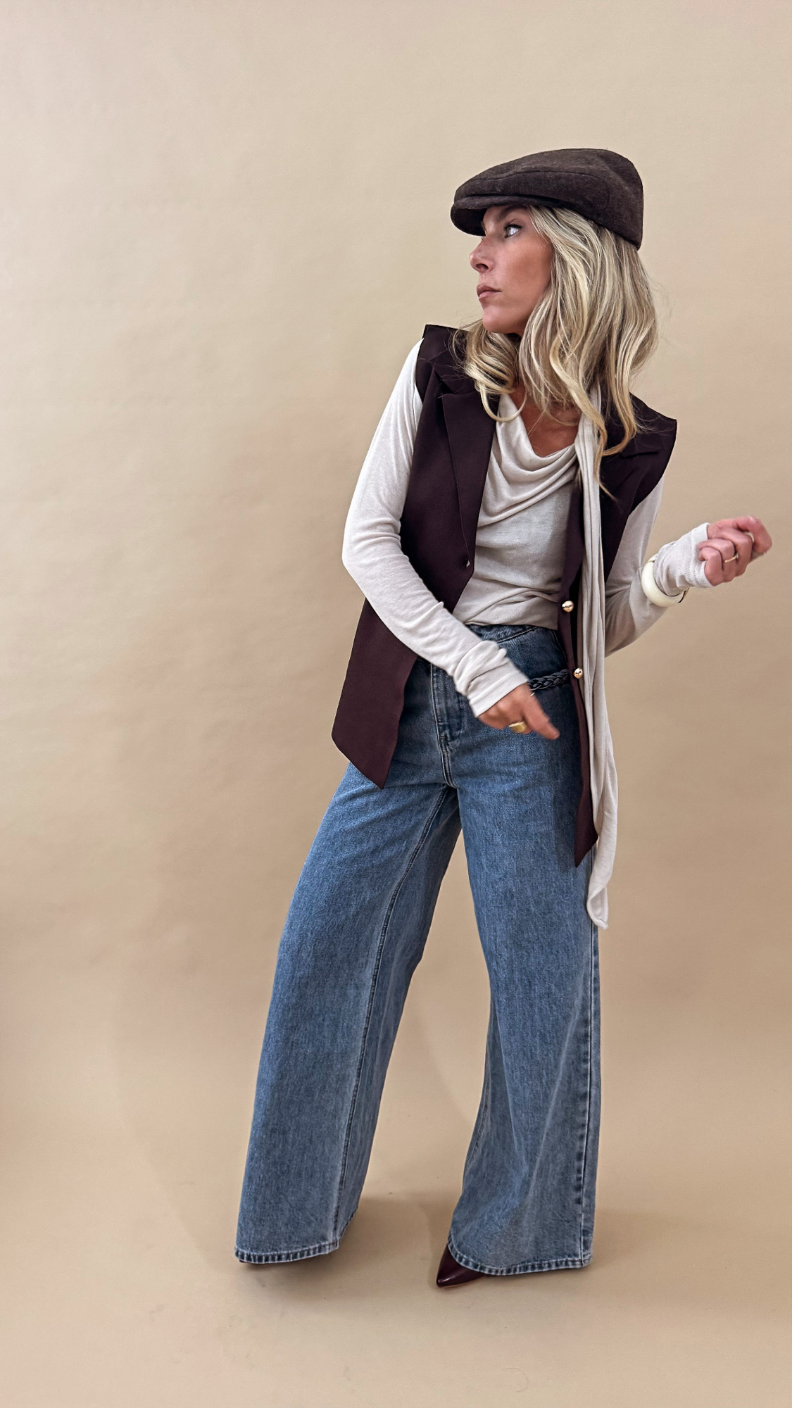 gilet long marron cotelé sans manche – Image 2