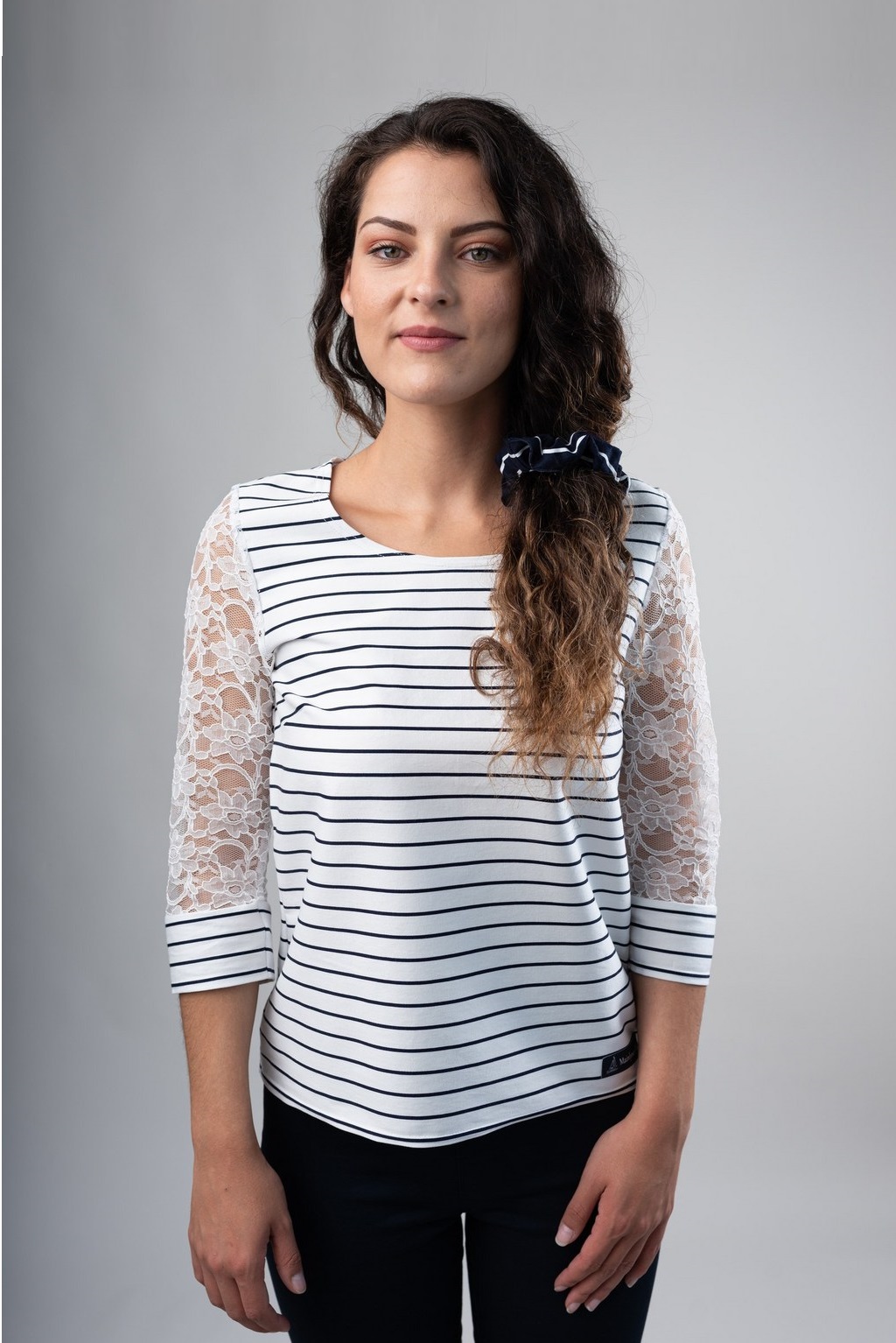 Tunique rayée et sa dentelle beige – Image 2