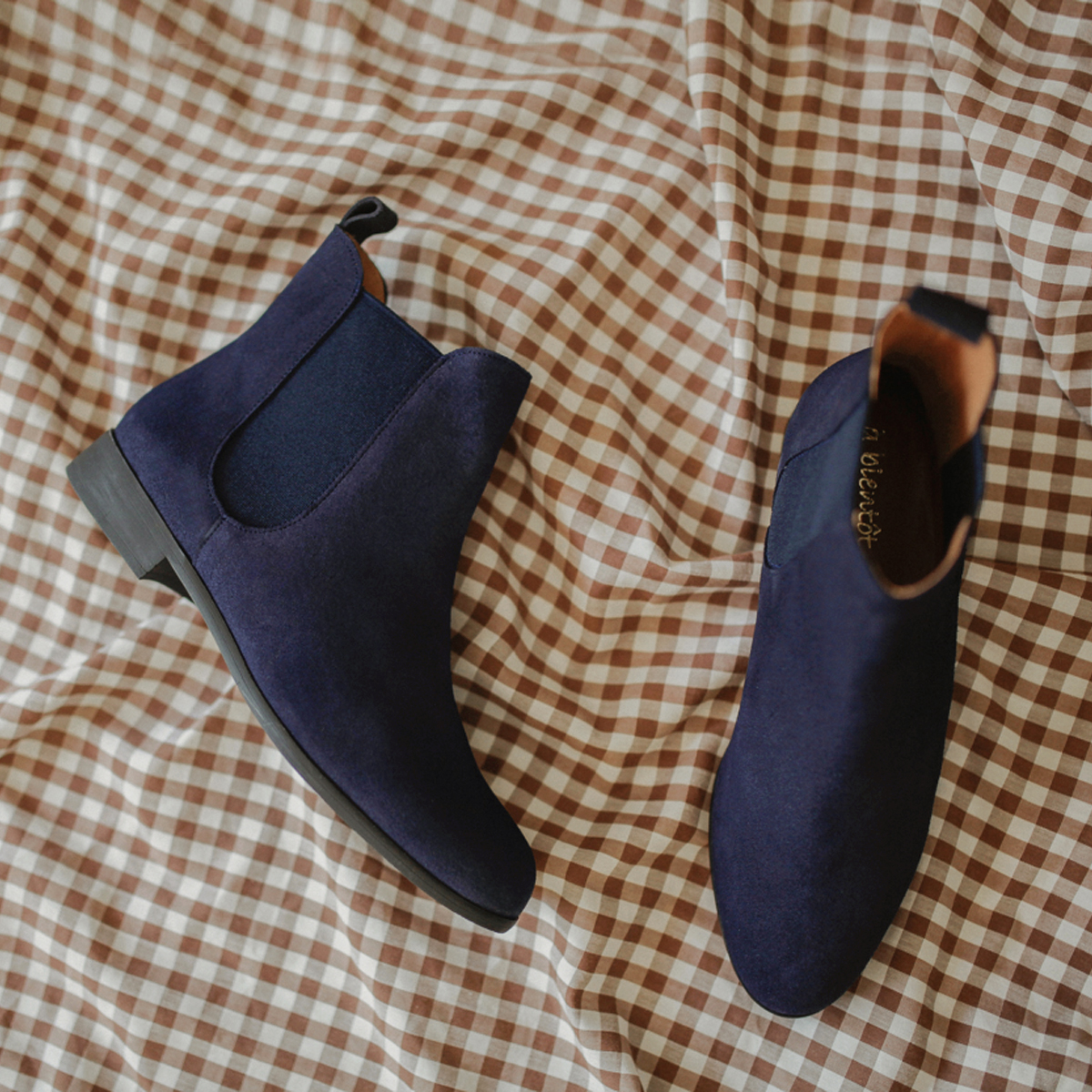 Bottines Chelsea en cuir suédé marine – Denise – Image 4