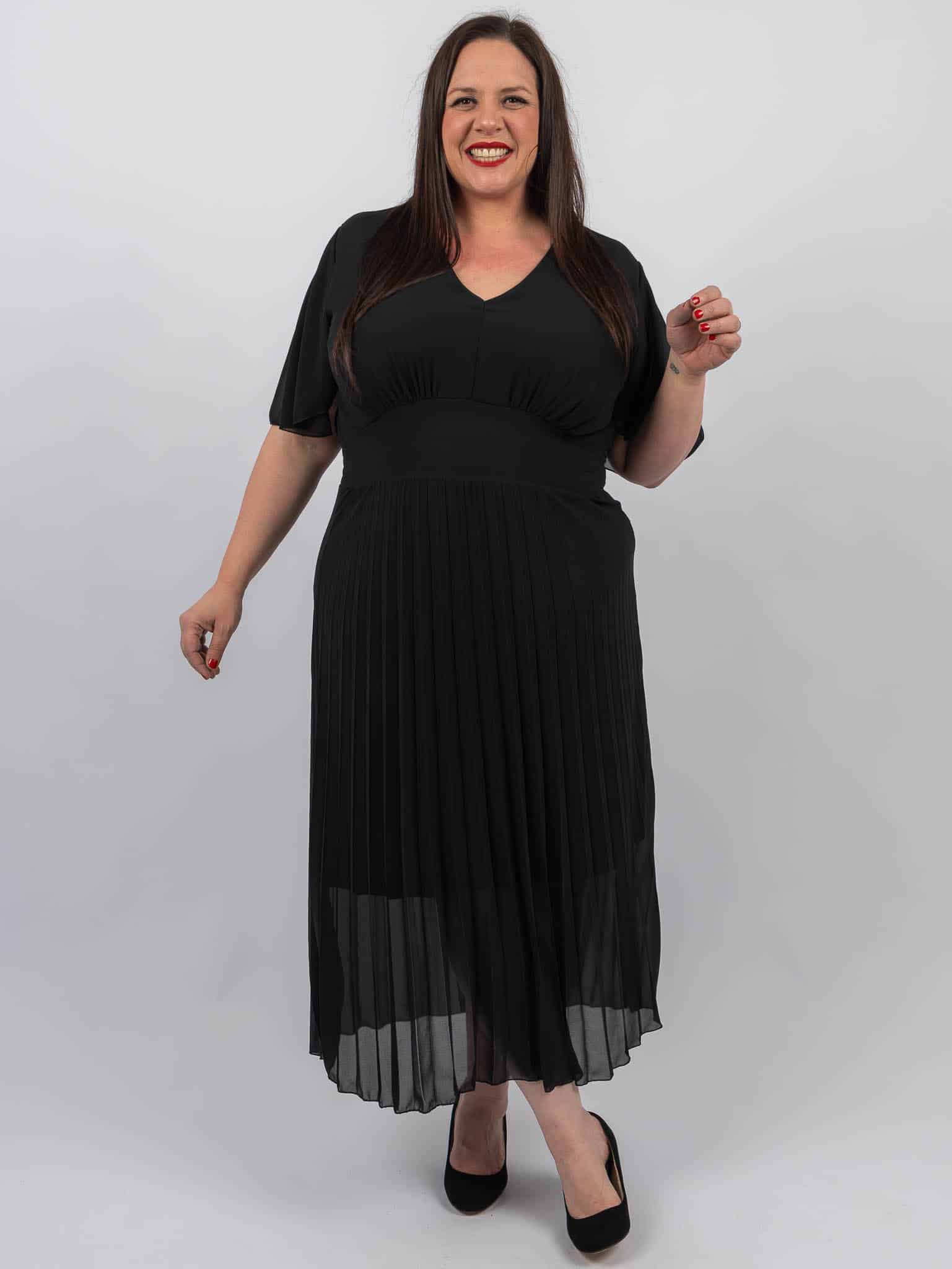 Robe longue plissée cintrée noire