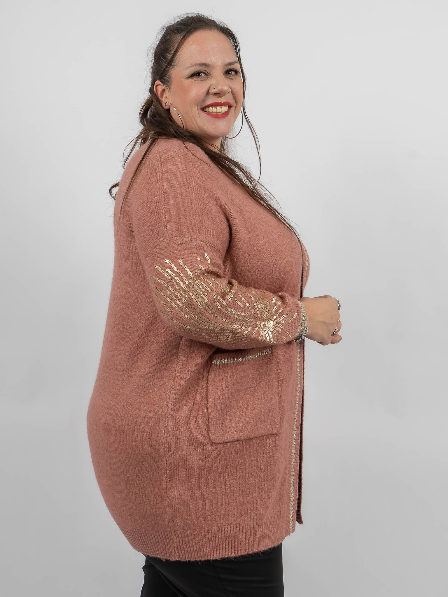 Gilet rose avec sequins aux manches – Image 4