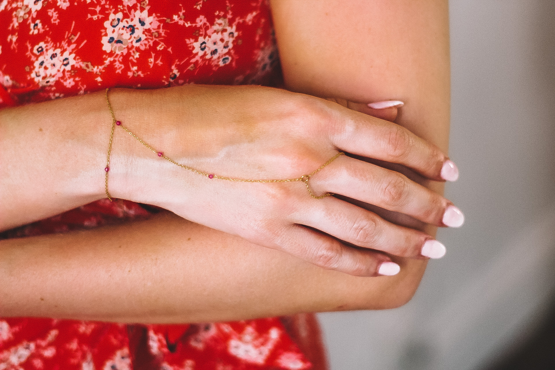 Bijou de main Grenadine – Image 2