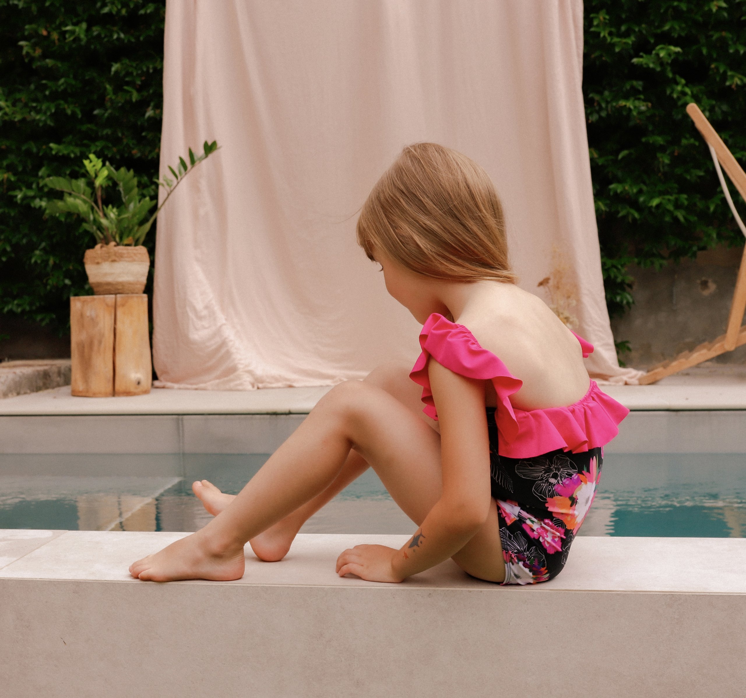 Le maillot 1 pièce fleuri matchy matchy pour enfant – Image 7