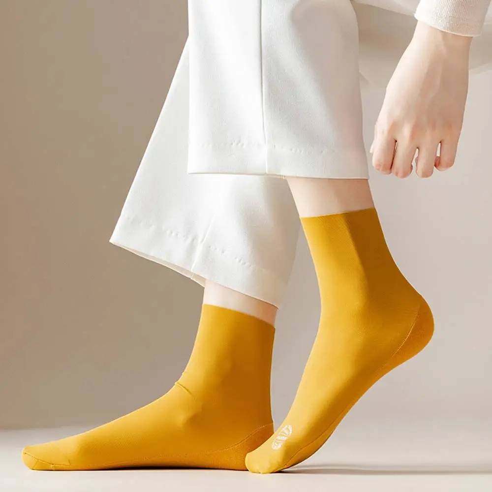 Chaussettes sans coutures été jaune pour Femme – Image 5