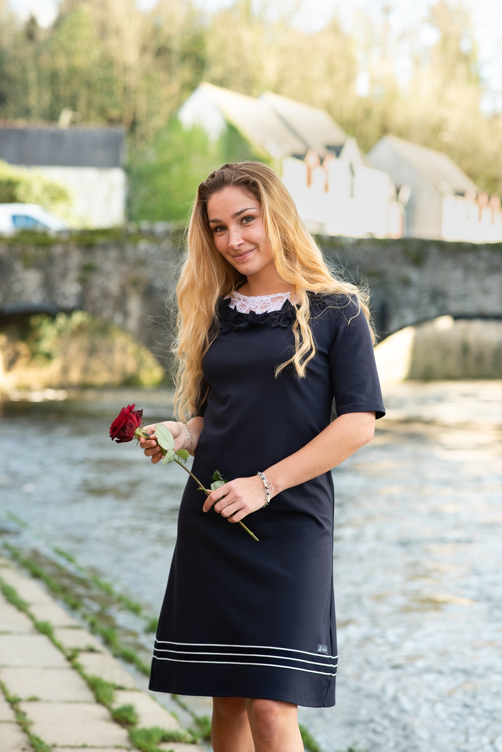 Robe bleu et dentelle – Image 5