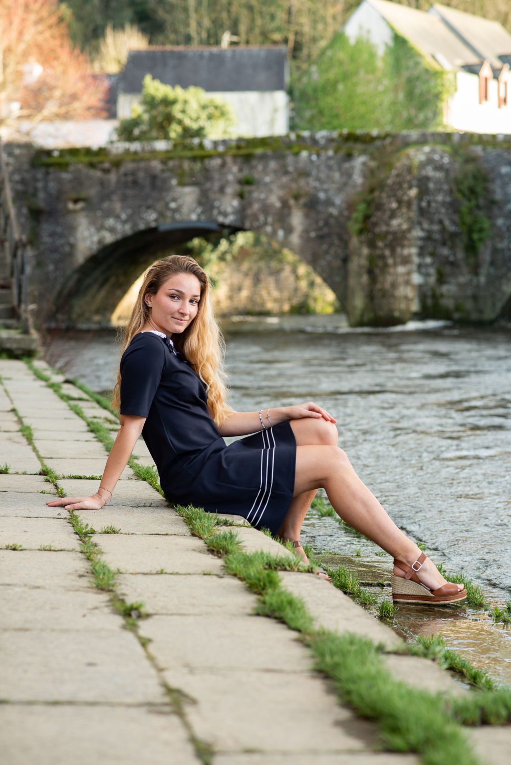 Robe bleu et dentelle – Image 3