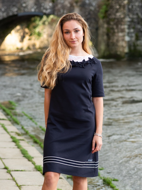 Robe bleu et dentelle